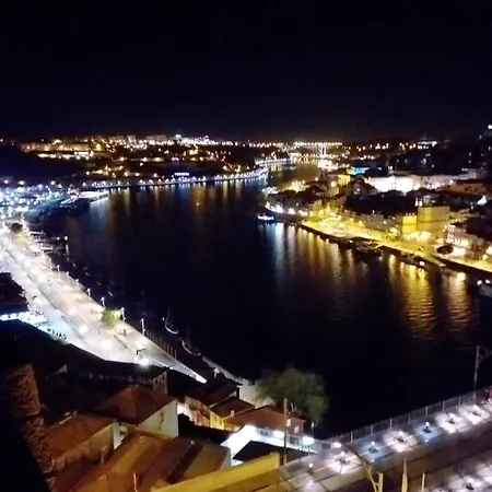 With 2 Bedrooms In Vila Nova De Gaia, With Wonderful Mountain View, Furnished Balcony And Wifi - 8 Km From The Beach Διαμέρισμα *