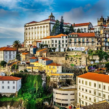 With 2 Bedrooms In Vila Nova De Gaia, With Wonderful Mountain View, Furnished Balcony And Wifi - 8 Km From The Beach *